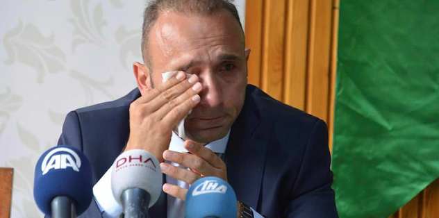 Ağlayarak bıraktı