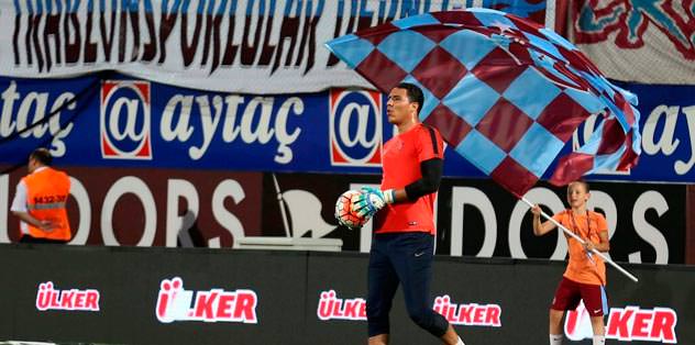 Esteban ne yapmalı? Şota: Topları tutsun!