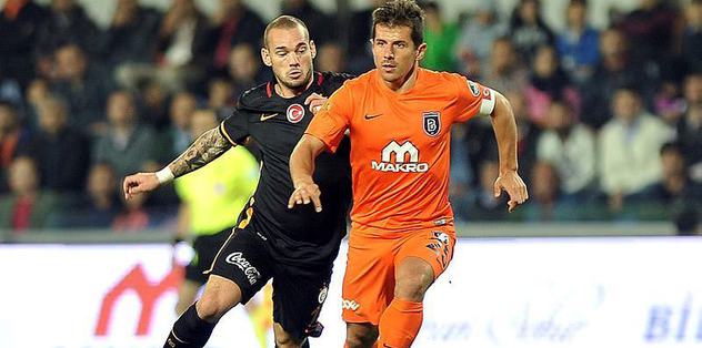 Emre ile taraftarlar atıştı