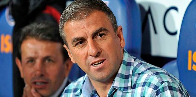 Sokakta pankart statta alkış