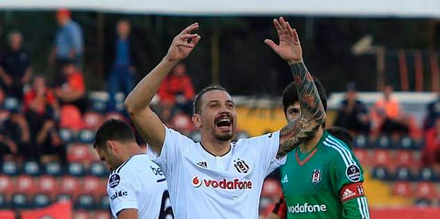 Dışarıda coşuyor