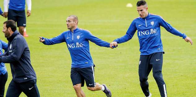 G.Saray Van Persie'nin peşinde