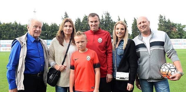 Grosskreutz ve Cenk sahne alıyor