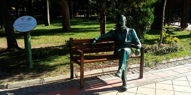 Seba heykeli yerine döndü