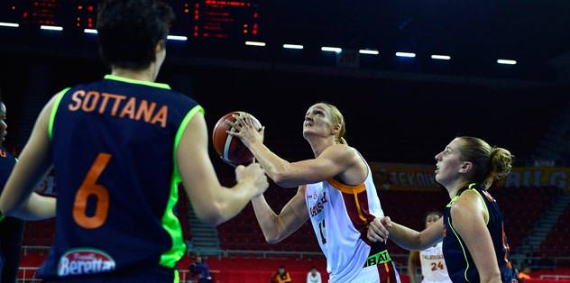 Dişi Aslan evinde kayıp