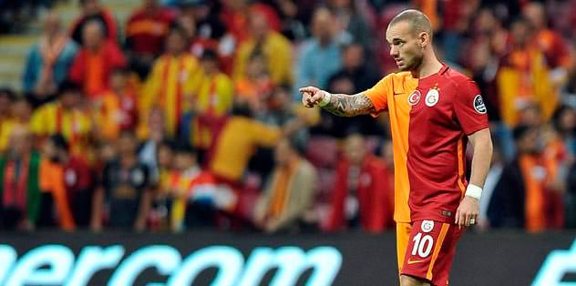 Sneijder alkışlarla