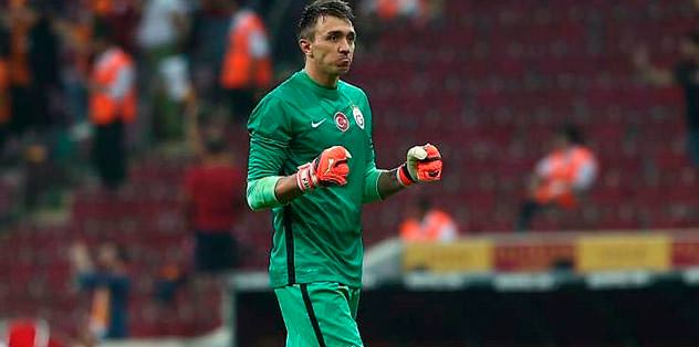 Muslera bırakmadı