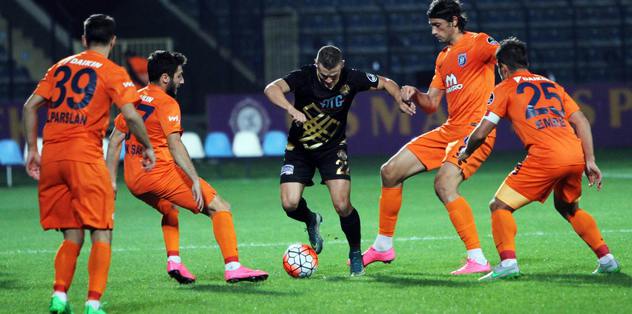 Başakşehir ikinci yarıda açıldı