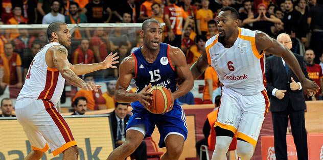 Anadolu Efes Aslan'ı devirdi
