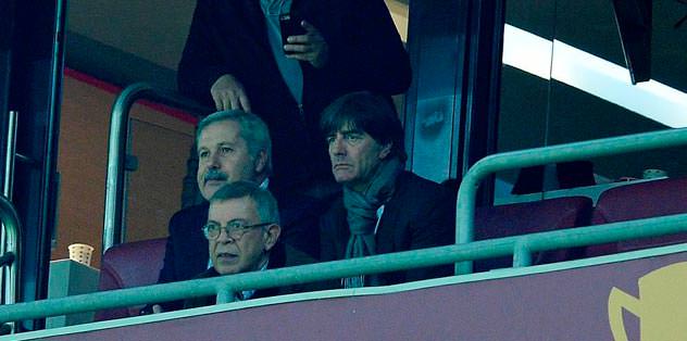 Joachim Löw'den Poldi'ye gözaltı