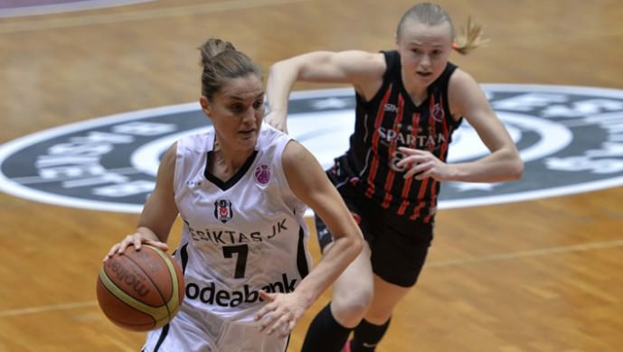 Dişi Kartal rahat geçti