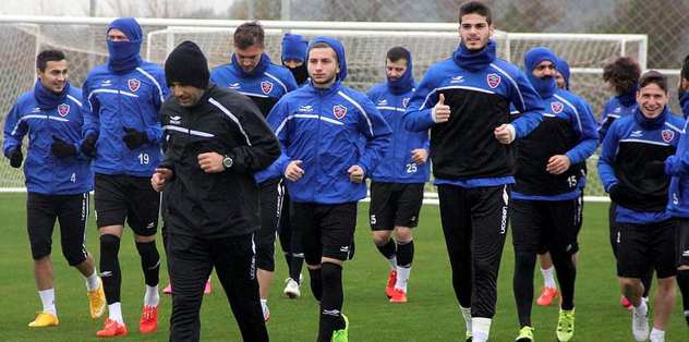 Karabükspor zoru başarmak istiyor