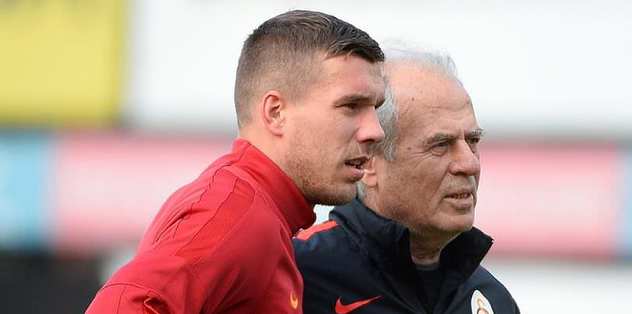 Podolski tedavi için Almanya'ya gitti