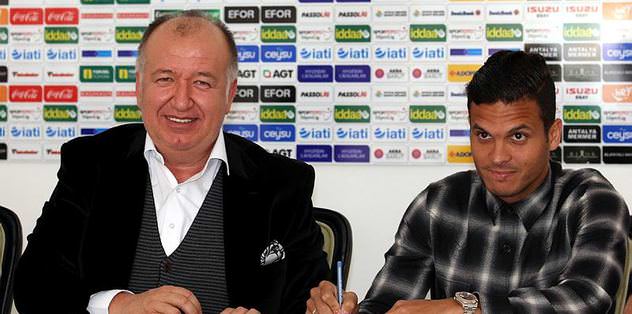 Ramon Motta imzayı attı