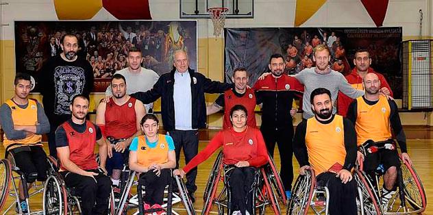 Benzer sıkıntı bu kez tekerlekli sandalyede