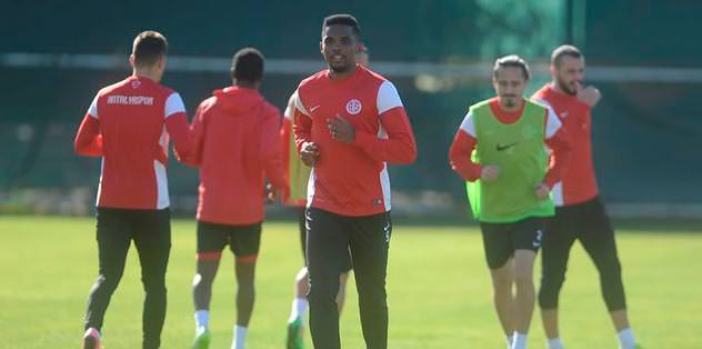 Eto'o Çin yolcusu