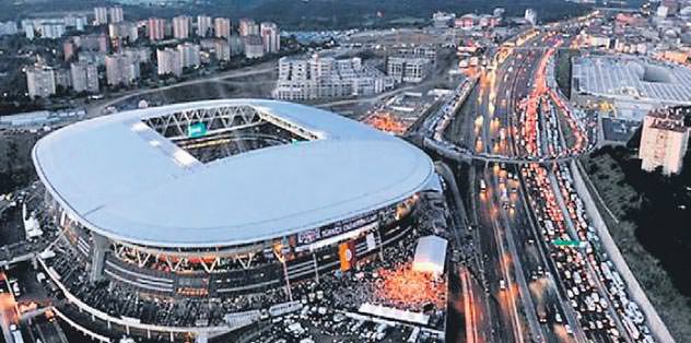 Stadın üstü açık kaldı