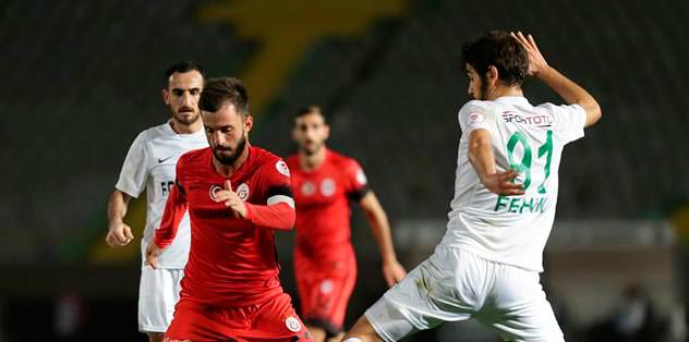 Emre'ye büyük jest