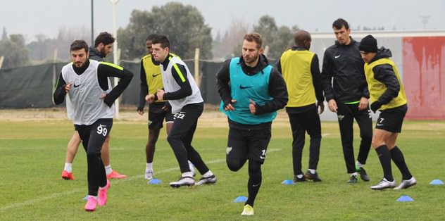 Akhisar ara vermedi