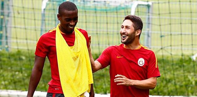 Aslan sağ bek rekortmeni