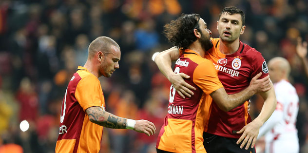 Sneijder ve Burak geri döndü