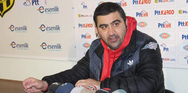 Özat istifa etti