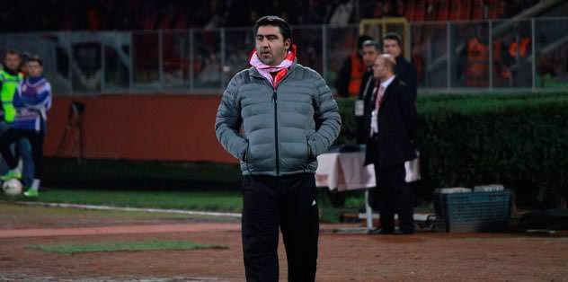 Özat 3. kez istifa etti