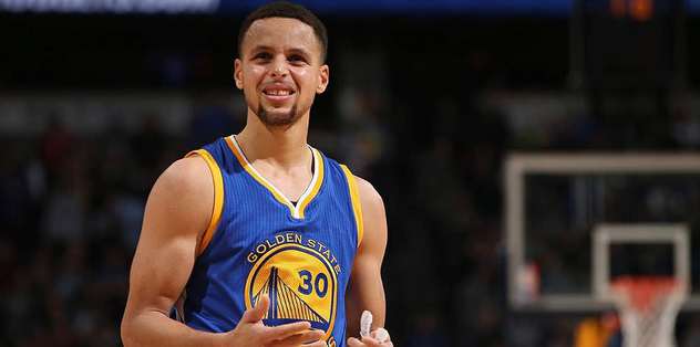 Curry'nin formaları yok satıyor