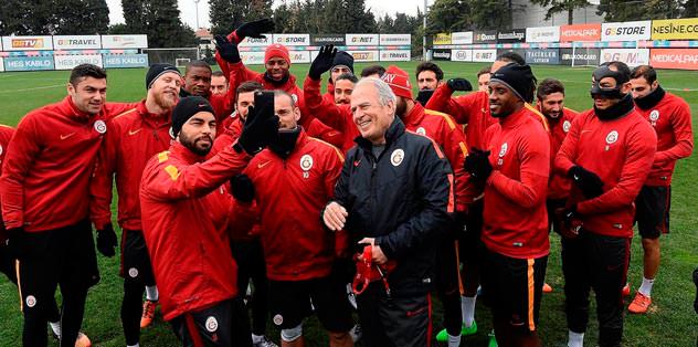 Boş laf! Kimseyi satmam
