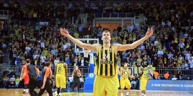 Haftanın MVP'si Vesely ile Bourousis