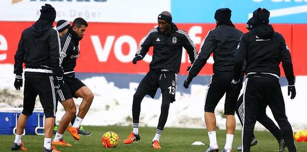 Beşiktaş'ın derbi kafilesi belli odlu