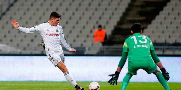 Gomez atıyor Kartal uçuyor