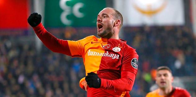 Sneijder bombaladı