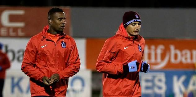 Mustafa yok, Douglas 11'de