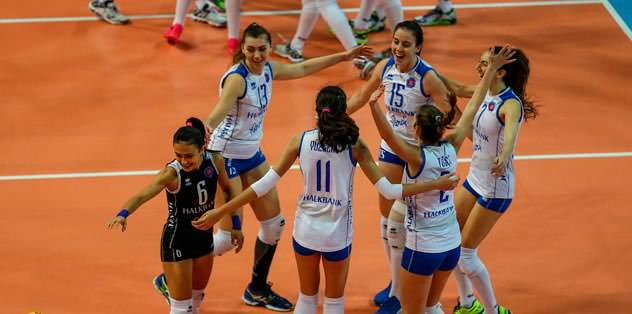 Voleybolcular 5 sette teslim