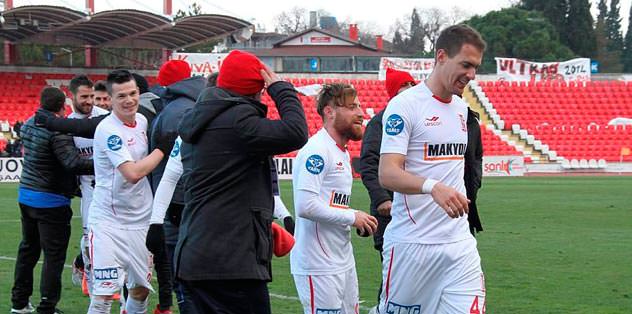 Balıkesirspor zirve aşkına