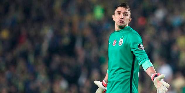Muslera da yolcu