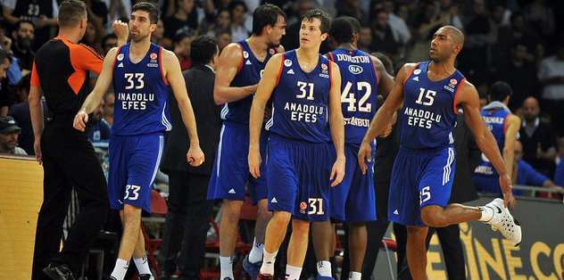 Anadolu Efes, Malaga deplasmanında