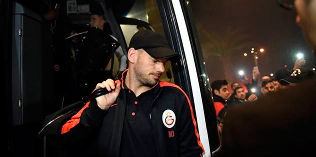Wesley Sneijder gemileri yaktı