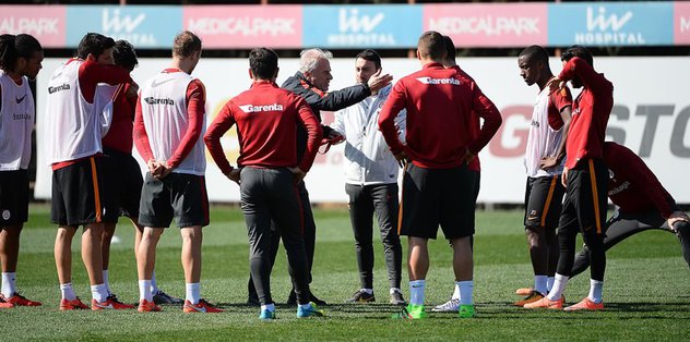Sneijder ve Hamit'te son durum ne?