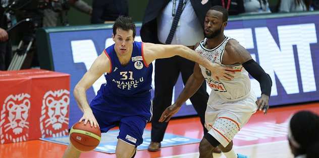A.Efes deplasmanda güldü