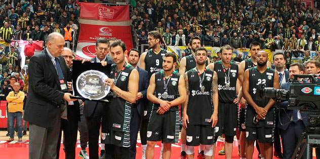 2. kez finalde kaybetti