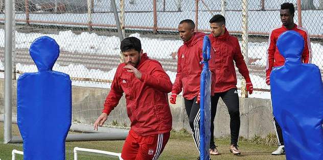 Sivasspor 3 eksikle çalıştı