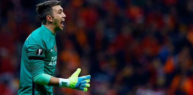 Muslera özür diledi