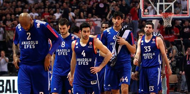 Efes ateşe attı