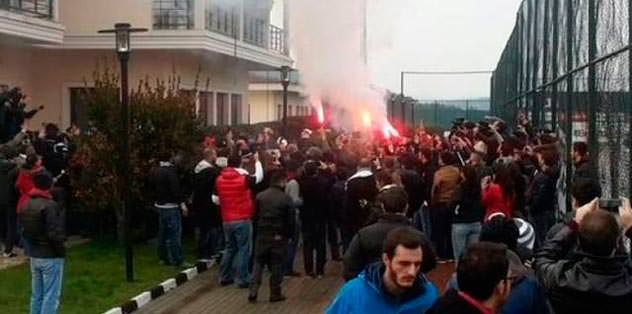 Krallar gibi uğurlama