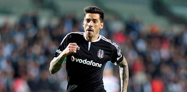 Frikikler Jose Sosa'nın