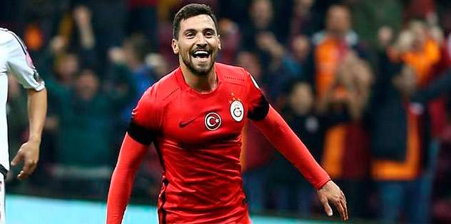 Sinan Gümüş kupa ile dönüyor