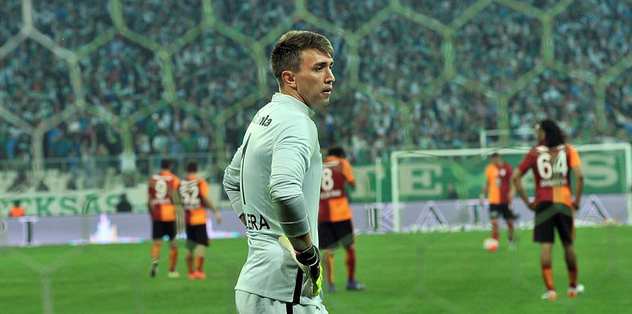 Muslera'dan ayrılık sinyali