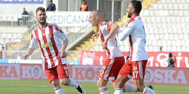 Sivasspor'dan çok kritik galibiyet!